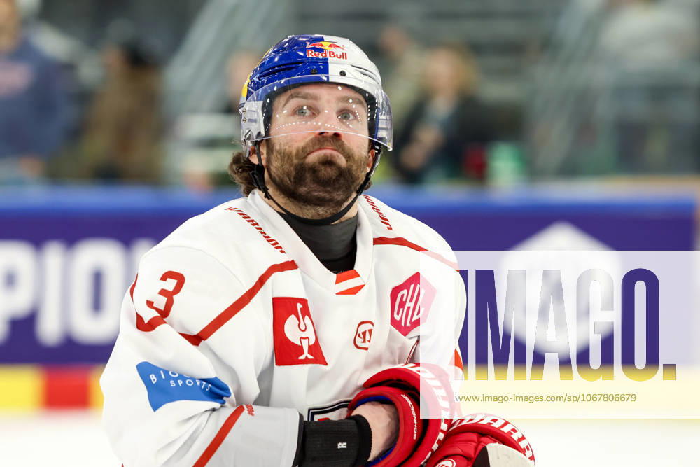 Ice hockey, Eishockey - CHL, EC RBS vs Berlin SALZBURG,AUSTRIA,15.OCT.25 - ICE HOCKEY - CHL, Champions Hockey League, group stage, EC Red Bull Salzburg vs Eisbaeren Berlin. Image shows Peter Schneider (EC RBS). GEPAxpictures xMathiasxMandl