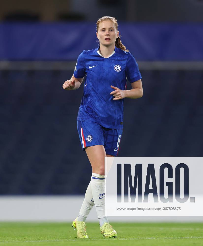 . - UEFA Women s Champions League 2025 26, League Phase, Chelsea Women v Paris FC, Stamford Bridge Stadium, London, England. - 15th October 2025. (C) Daniel Weir Crystal Pix Sjoeke Nusken of Chelsea Women. - UEFA Women s Champions League 2025 26, League Phase, Chelsea Women v Paris FC, Stamford Bridge Stadium, London, England. - 15th October 2025. (C) Daniel Weir Crystal Pix London Stamford Bridge Stadium United Kingdom