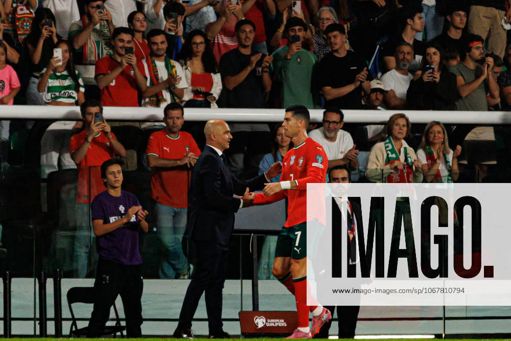 Roberto Martinez and Cristiano Ronaldo seen during World Cup 2026 European qualification game between national teams of Portugal and Hungary (Luis Loureiro Ball Raw Images) Lisbon Estadio Jose Alvalade Portugal
