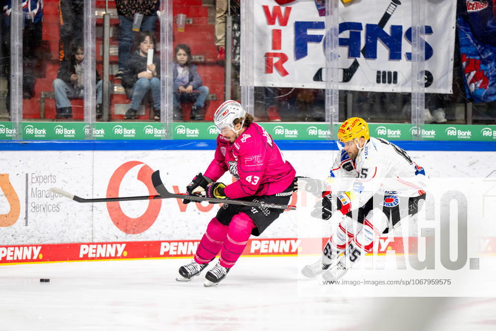 Greg Meireles (43, Nuernberg Ice Tigers, NIT ) Christian Wejse (65, Fischtown Pinguins Bremerhaven, BHV ), Nuernberg Ice Tigers vs. Fischtown Pinguins Bremerhaven, Eishockey, Penny DEL, 12. Spieltag, 19.10.2025, Nuernberg Ice Tigers vs. Fischtown Pinguins Bremerhaven, Eishockey, Penny DEL, 12. Spieltag