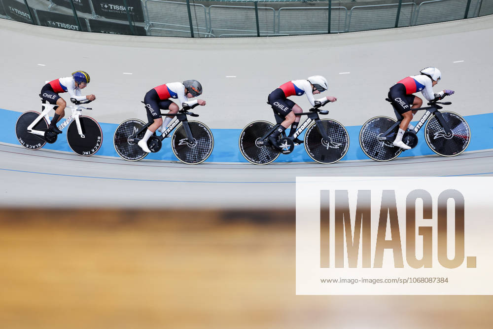 2025 Tissot UCI Track World Championships Picture by Alex Whitehead SWpix.com - 22 10 2025 - Cycling - 2025 Tissot UCI Track World Championships - Velodromo Penalolén, Santiago, Chile - Women s Team Pursuit - Qualifying - Scarlet Cortes Ugarte (Chile), Marlen Rojas Lescot (Chile), Aranza Villalon Sanchez (Chile), Paula Villalon Sanchez (Chile)