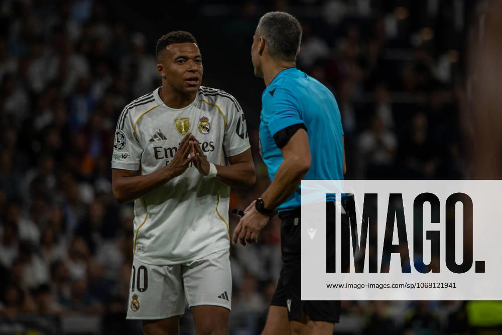 Kylian Mbappà , Real Madrid in action during the UEFA Champions League match between Real Madrid and Juventus at the Santiago Bernabeu Stadium. Final score: Real Madrid 1 Juventus 0 Madrid Spain - ZUMAs197 20251022_aaa_s197_841