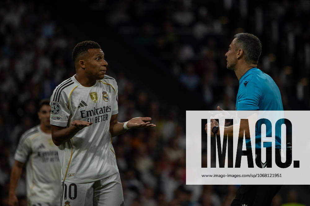Kylian Mbappà , Real Madrid in action during the UEFA Champions League match between Real Madrid and Juventus at the Santiago Bernabeu Stadium. Final score: Real Madrid 1 Juventus 0 Madrid Spain - ZUMAs197 20251022_aaa_s197_851