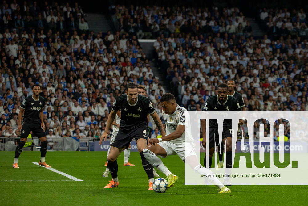Kylian Mbappà , Real Madrid in action during the UEFA Champions League match between Real Madrid and Juventus at the Santiago Bernabeu Stadium. Final score: Real Madrid 1 Juventus 0 Madrid Spain - ZUMAs197 20251022_aaa_s197_856