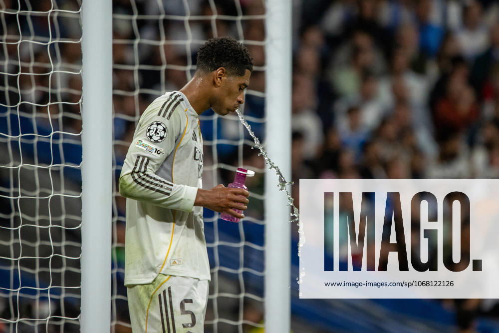 Jude Bellingham, Real Madrid in action during the UEFA Champions League match between Real Madrid and Juventus at the Santiago Bernabeu Stadium. Final score: Real Madrid 1 Juventus 0 Madrid Spain - ZUMAs197 20251022_aaa_s197_869