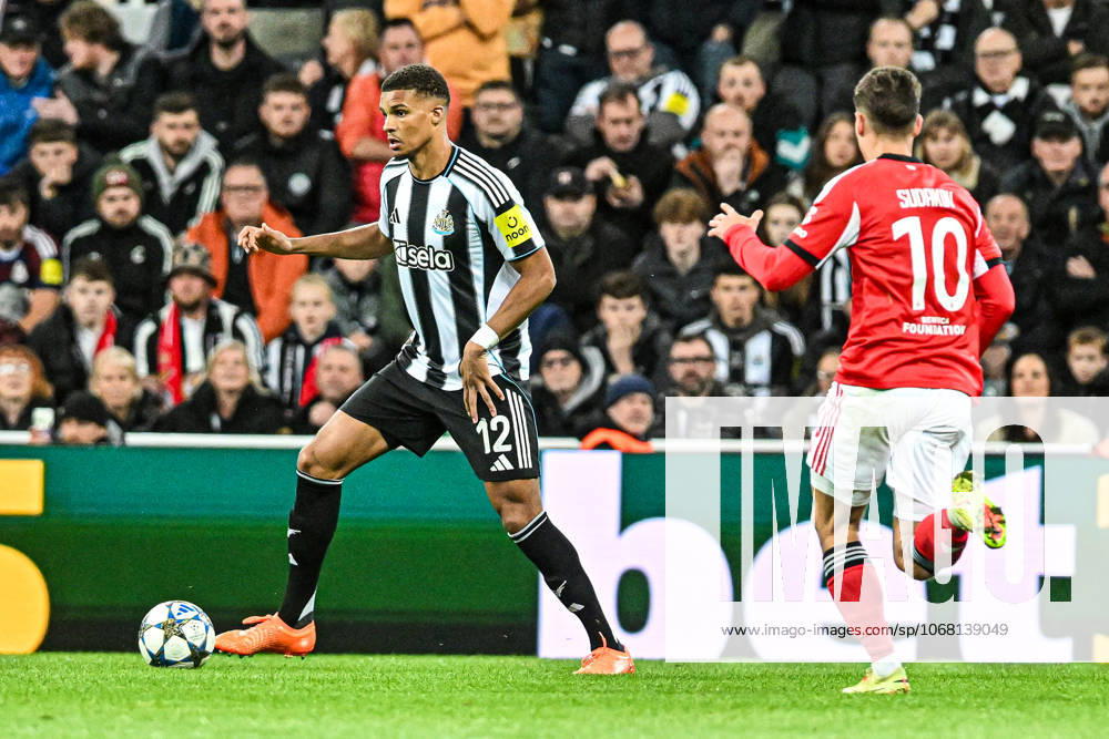 Newcastle United v Benfica UEFA Champions League Malick Thiaw of Newcastle United as Heorhiy Sudakov of Benfica presses during the UEFA Champions League match at St. James s Park, Newcastle UK Newspapers OUT