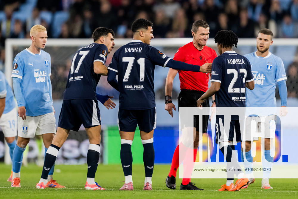 Referee Willy Delajod and Cardoso Varela of Dinamo Zagreb during the UEFA Europa League football match between Malmö FF and Dinamo Zagreb on October 23, 2025 in Malmö. Photo: Petter Arvidson BILDBYRAN kod PA PA1100 fotboll football soccer fotball uefa europa league europa league malmö ff dinamo zagreb gnk dinamo zagreb bbeng