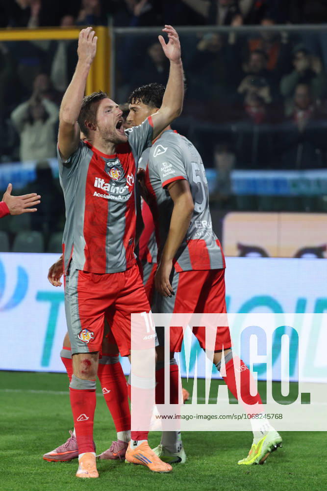 Esultanza gol 1-0 UC Cremonese s Jamie Vardy during the Serie A soccer match between Cremonese and Atalanta at the Giovanni Zini Stadium in Cremona Italy - Sunday, 25 october 2025. - Soccer .