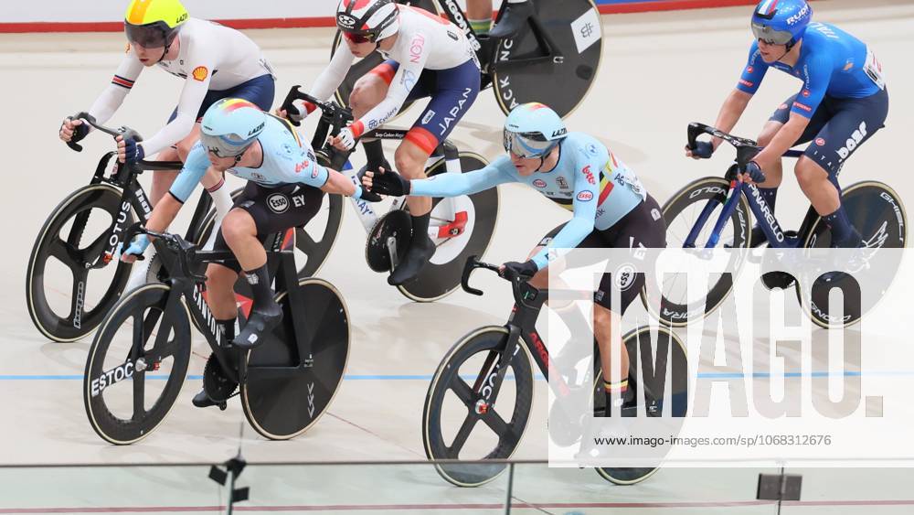 Belgian Fabio Van Den Bossche and Belgian Lindsay De Vylder (R) pictured in action at the final of the men s Madison race at the 2025 UCI Track World Championships cycling, in Santiago, Chile, Sunday 26 October 2025. The Track World Championships take place from 22 to 26 October at the Velodromo de Penalolen in Santiago, Chile. BENOITxDOPPAGNE x138044725x