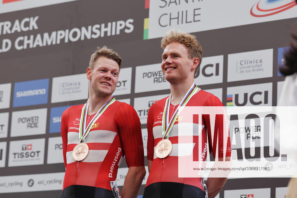 2025 Tissot UCI Track World Championships Picture by Alex Whitehead SWpix.com - 26 10 2025 - Cycling - 2025 Tissot UCI Track World Championships - Velodromo Penalolén, Santiago, Chile - Men s Madison Podium - Niklas Larsen (Denmark) and Lasse Leth (Denmark) receiving the Bronze Medal