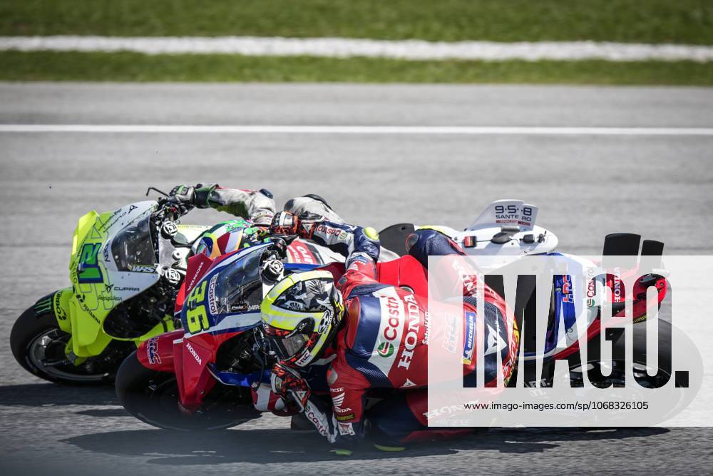 Races of Petronas Grand Prix of Malaysia of MotoGP at Sepang Circuit. October 26 2025 In picture: Franco Morbidelli and Joan Mir Carreras del Gran Premio de MotoGP de Malasia en el Circuito Internacional de Sepang. 26 de Octubre de 2025 POOL MotoGP.com Cordon Press Images will be for editorial use only. Mandatory credit: MotoGP.com Cordon Press Cordon Press
