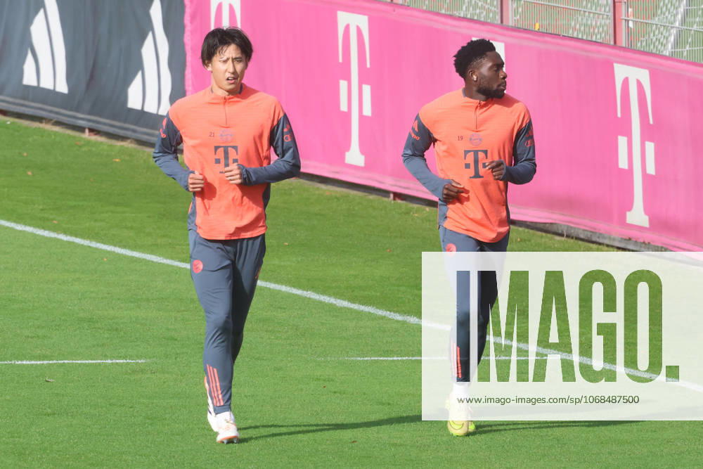V.l. 21 Hiroki Ito, 19 Alphonso Davies, Reha-Training, beim Laufen, Fussball FC Bayern München Training an der Säbenerstrasse 28.10.2025 FOTO: Mladen Lackovic LakoPress