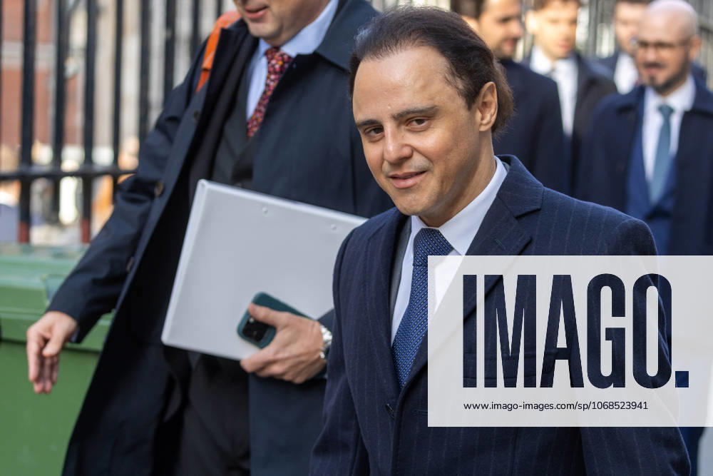 Brazilian Formula One driver FELIPE MASSA arrives at the Royal Courts Of Justice where he is taking legal action against Formula One Management Limited, the FIA and Bernie Ecclestone over the 2008 World Championship, WM, Weltmeisterschaft in which he lost out to Lewis Hamilton by a single point following the Crashgate scandal at that year s Singapore Grand Prix. London United Kingdom - ZUMAs262 20251030_zip_s262_004