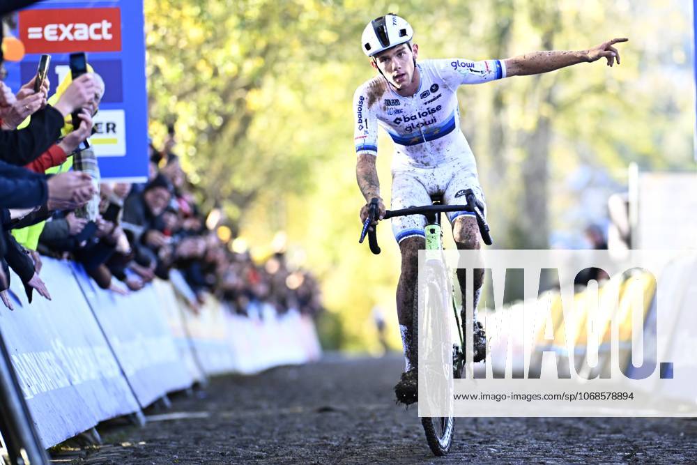 Belgian Thibau Nys celebrates after winning the men elite race of the Koppenbergcross, the first race (out of eight) of the X2O Badkamers trophy cyclocross competition, in Melden, Oudenaarde, on Saturday 01 November 2025. JASPERxJACOBS x138624817x