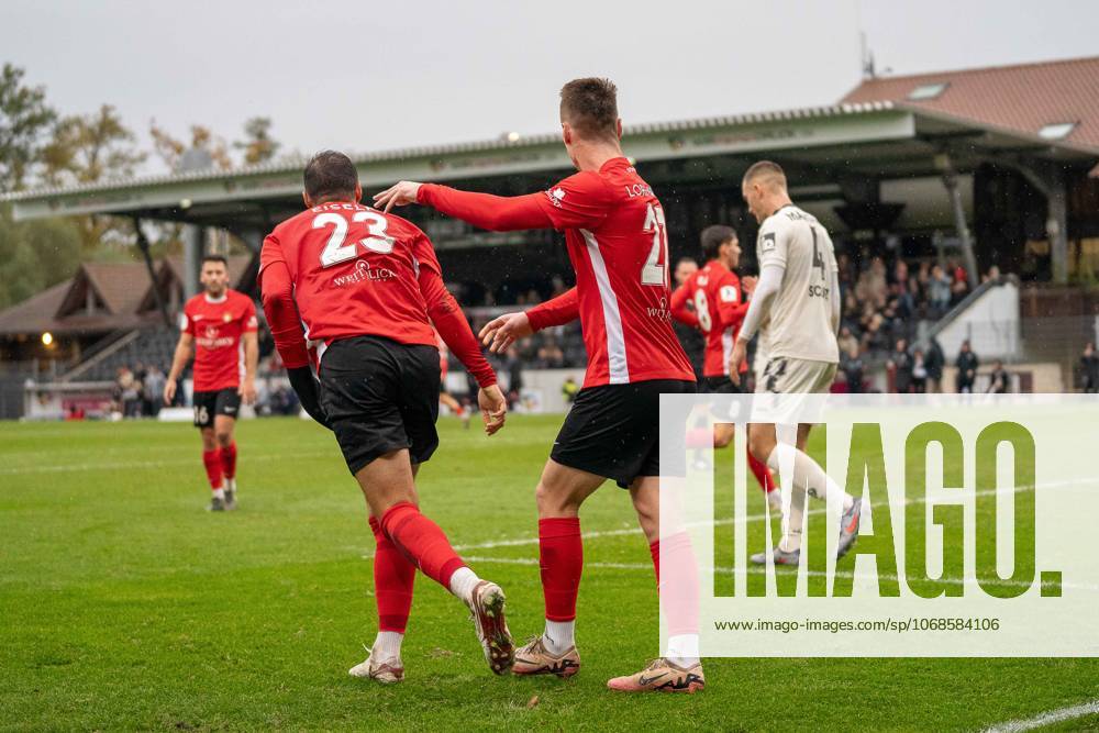 Fabian Eisele (SG Sonnenhof Großaspach, 23) jubelt mit Loris Maier (SG Sonnenhof Großaspach, 27), SG Sonnenhof Großaspach vs. 1. FSV Mainz 05 II, Fussball, Regionalliga Südwest, 15. Spieltag, Saison 2025 2026, 01.11.2025 SG Sonnenhof Großaspach vs. 1. FSV Mainz 05 II, Fussball, Regionalliga Südwest, 15. Spieltag, Saison 2025 2026, 01.11.2025 Aspach