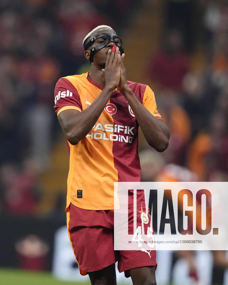 Galatasaray v Trabzonspor Turkish Super League Victor James Osimhen of Galatasaray SK reacts during the Turkish Super League match between Galatasaray and Trabzonspor at the Rems Park Stadium on November 1, 2025 in Istanbul, Turkey. (Photo by Gokhan Taner Middle East Images) Istanbul Istanbul Türkiye