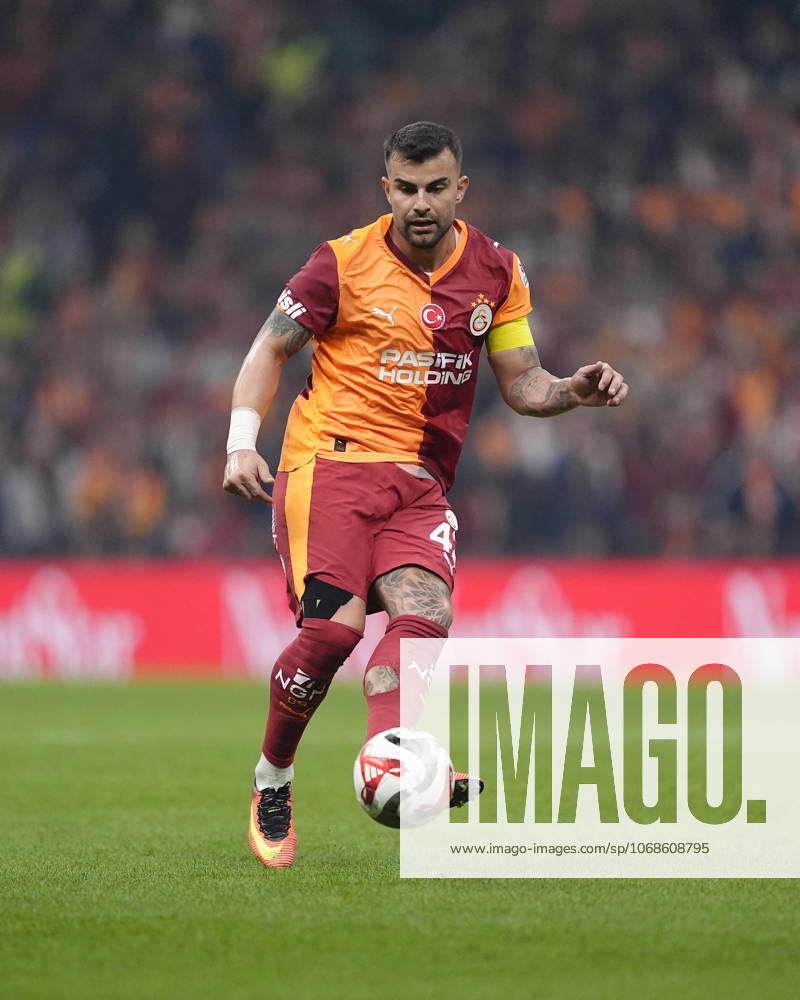 Galatasaray v Trabzonspor Turkish Super League Abdülkerim Bardakcı of Galatasaray SK is seen in action during the Turkish Super League match between Galatasaray and Trabzonspor at the Rems Park Stadium on November 1, 2025 in Istanbul, Turkey. (Photo by Gokhan Taner Middle East Images) Istanbul Istanbul Türkiye