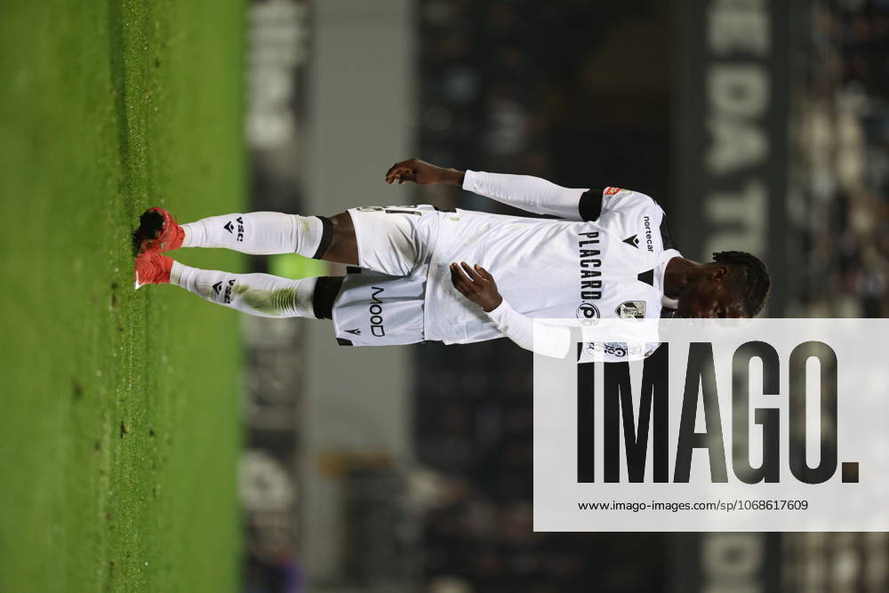Vando Felix ( Vitoria SC ) in action during the match between Vitoria SC and SL Benfica, valid for Liga Portugal Betclic 2025 26 at Estadio D.Afonso Henriques on 1 November 2025. Guimaraes Estadio D.Afonso Henriques Guimaraes Portugal