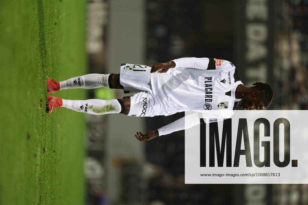 Vando Felix ( Vitoria SC ) in action during the match between Vitoria SC and SL Benfica, valid for Liga Portugal Betclic 2025 26 at Estadio D.Afonso Henriques on 1 November 2025. Guimaraes Estadio D.Afonso Henriques Guimaraes Portugal