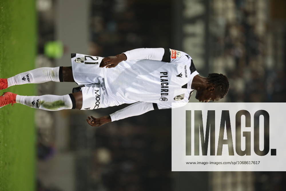 Vando Felix ( Vitoria SC ) in action during the match between Vitoria SC and SL Benfica, valid for Liga Portugal Betclic 2025 26 at Estadio D.Afonso Henriques on 1 November 2025. Guimaraes Estadio D.Afonso Henriques Guimaraes Portugal