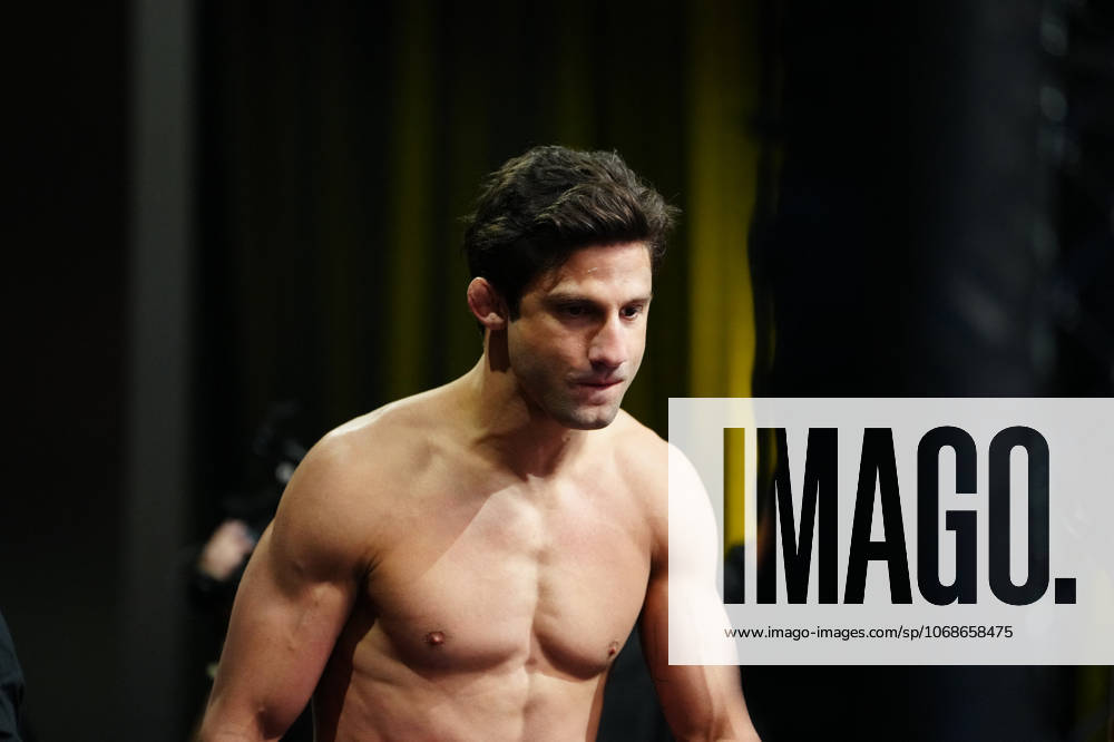 UFC Fight Night - Las Vegas Allan Nascimento and Cody Durden meet in the octagon for a 3-round bout at UFC Apex for UFC Fight Night - Garcia vs Onama on November 1, 2025 in Las Vegas, NV, United States. Photo by Louis Grasse PxImages ABACAPRESS.COM Las Vegas, NV LAS VEGAS, NV United States
