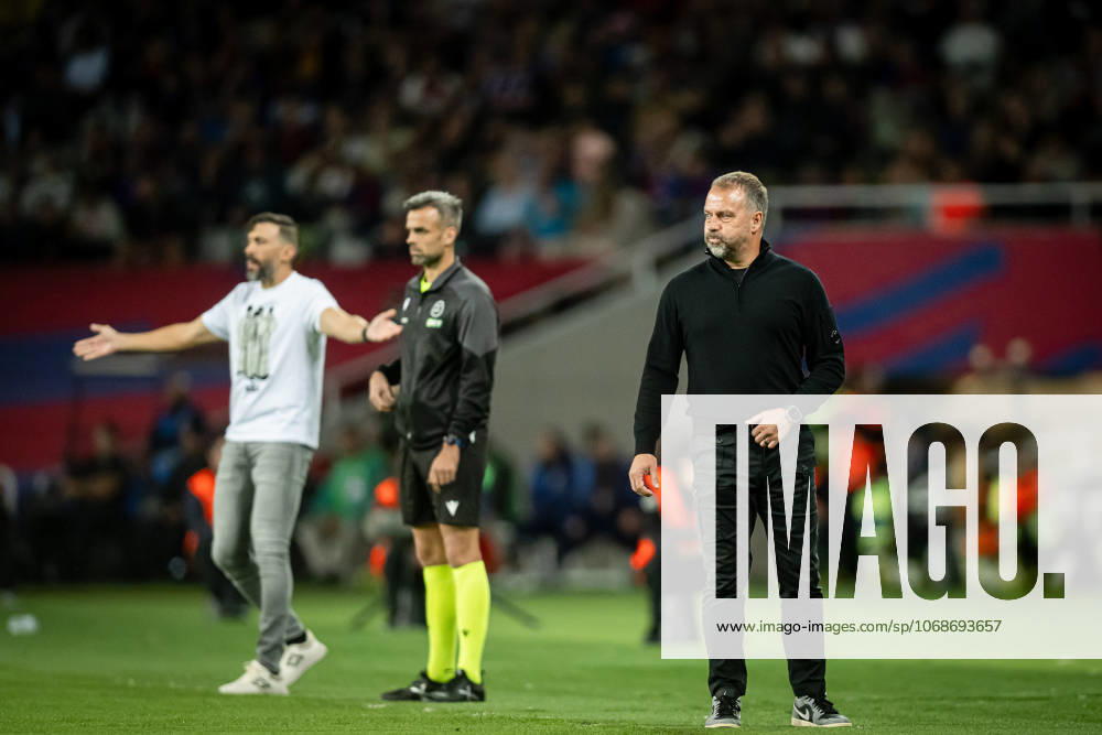 Head Coach Hansi Flick FC Barcelona, Barca gestures during the La Liga EA Sports match between FC Barcelona and Elche CF at Estadi Olimpic LluÃas Companys. Final Score: FC Barcelona 3:1 Elche CF. Barcelona Spain - ZUMAs197 20251102_aaa_s197_171
