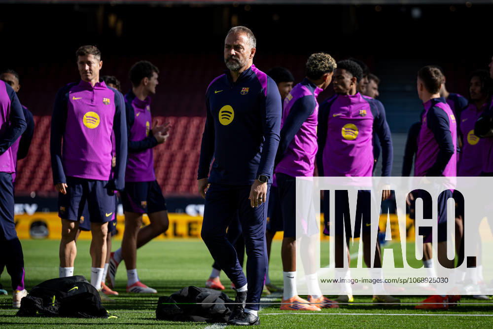 Head Coach Hansi Flick FC Barcelona, Barca seen during the FC Barcelonas first training at Spotify Camp Nou following its renovation. Barcelona Spain - ZUMAs197 20251107_aaa_s197_093