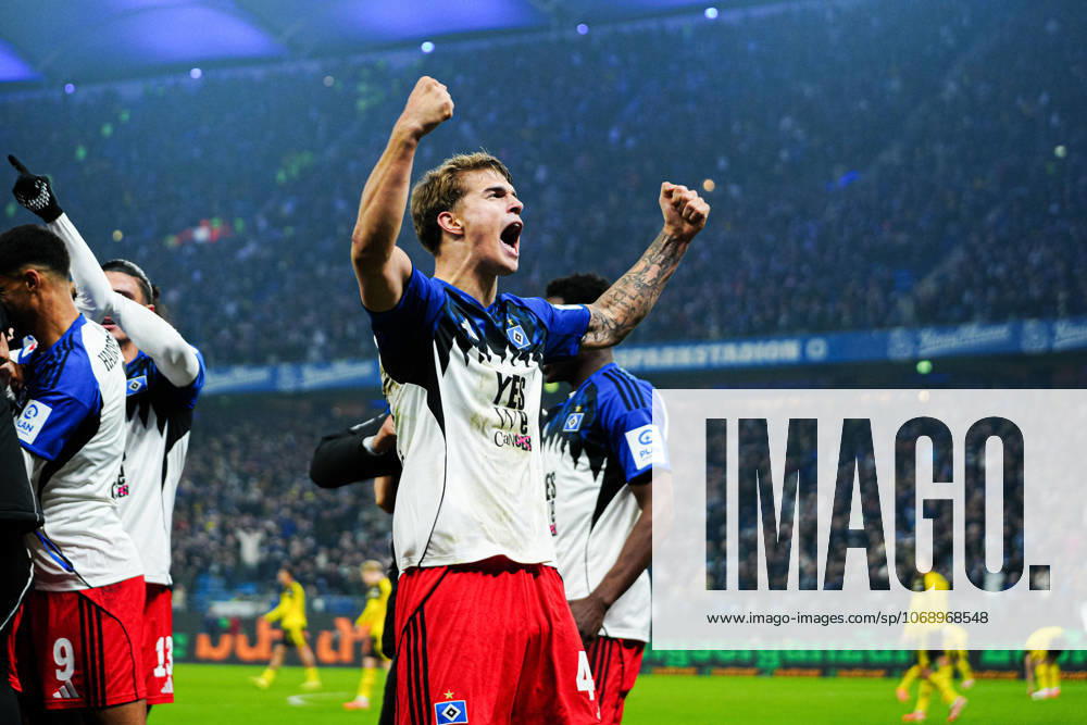 Torjubel Luka Vuskovic (Hamburger SV, 44) nach Tor zum 1:1 Ransford-Yeboah Koenigsdoerffer (Hamburger SV, 11) GER, Hamburger SV vs. Borussia Dortmund, Fussball, 1. Bundesliga, Spieltag 10, Saison 2025 2026, 08.11.2025 DFL REGULATIONS PROHIBIT ANY USE OF PHOTOGRAPHS AS IMAGE SEQUENCES AND OR QUASI-VIDEO GER, Hamburger SV vs. Borussia Dortmund, Fussball, 1. Bundesliga, Spieltag 10, Saison 2025 2026, 08.11.2025 Hamburg