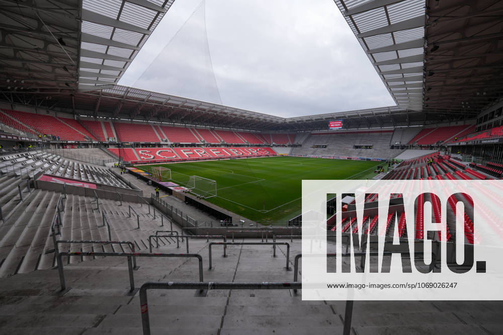 Stadionpanorama, Weitwinkel, Tribünen, Sitzplätze, Stehplätze , Deutschland, Fussball, 1. Bundesliga, 10.Spieltag, 2025 2026, SC Freiburg vs. FC St. Pauli, 09.11.2025, Europa-Park Stadion, Freiburg, Deutschland DFL REGULATIONS PROHIBIT ANY USE OF PHOTOGRAPHS AS IMAGE SEQUENCES AND OR QUASI-VIDEO. Freiburg Europa-Park Stadion Baden-Württemberg Deutschland