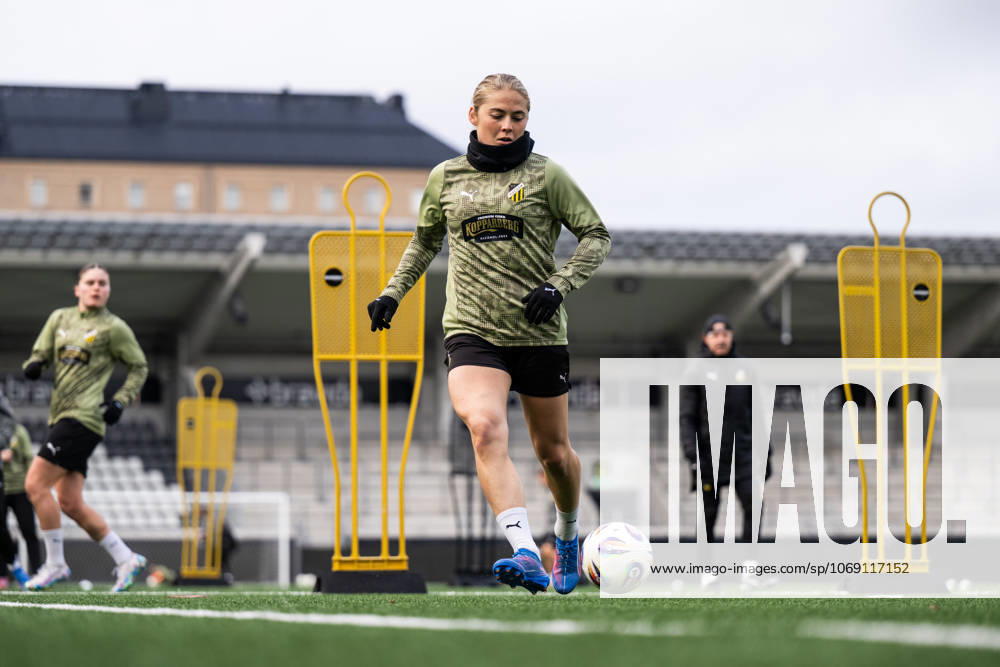 Paulina Nyström during a training session with Häcken on November 11, 2025 in Gothenburg. Photo: Mathias Bergeld BILDBYRAN kod MB MB1235 fotboll football soccer fotball europa cup träning practice training häcken uefa womens europa cup dam bbeng