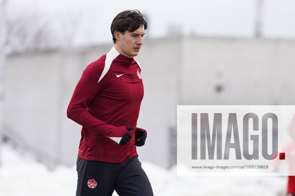 Canada v Ecuador - International Friendly, Länderspiel, Nationalmannschaft Match Training Practice Alfie Jones of Canada during the Training Practice before the International Friendly match between Canada and Ecuador at BMO Field Stadium. on November 11, 2025 in Toronto, Ontario. Toronto Ontario Canada
