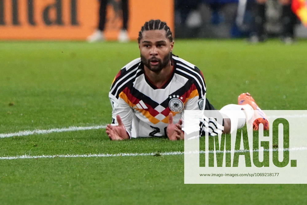DFB Maenner Nationalmannschaft, Men national team, Nationalteam , WM 2026 Qualifikation, World Cup 2026 Qualifiers, luxembourg vs Deutschland, stade de Luxembourg Serge Gnabry Deutschland Aktion, Einzelbild,