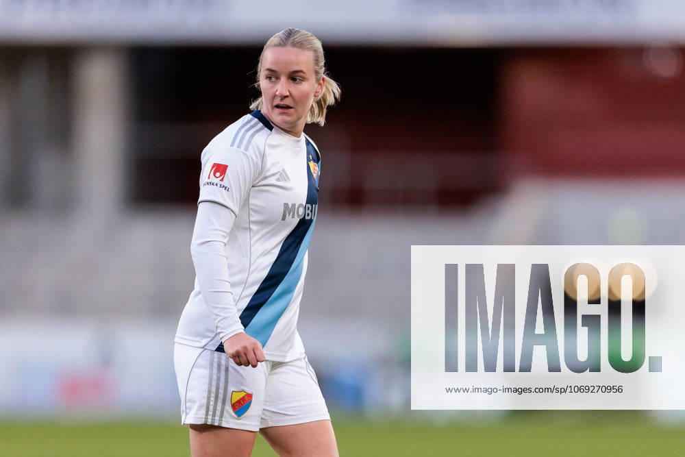 Djurgardens Alexandra Jonasson under fotbollsmatchen i Damallsvenskan mellan Växjö DFF och Djurgarden den 16 november 2025 i Växjö.