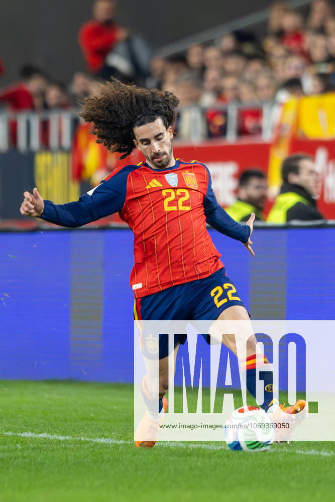 Spain v Turkiye - FIFA World Cup, WM, Weltmeisterschaft, Fussball 2026 Qualifier SEVILLE, SPAIN - NOVEMBER 18: Marc Cucurella Saseta of Spain and Chelsea runs with the ball during to the FIFA World Cup 2026 qualifier match between Spain and Turkiye at Estadio de La Cartuja on November 18, 2025 in Seville, Spain. (Photos by Gabriel Colchero Photo Players Images Magara Press) Sevilla Estadio de la Cartuja Sevilla Spain