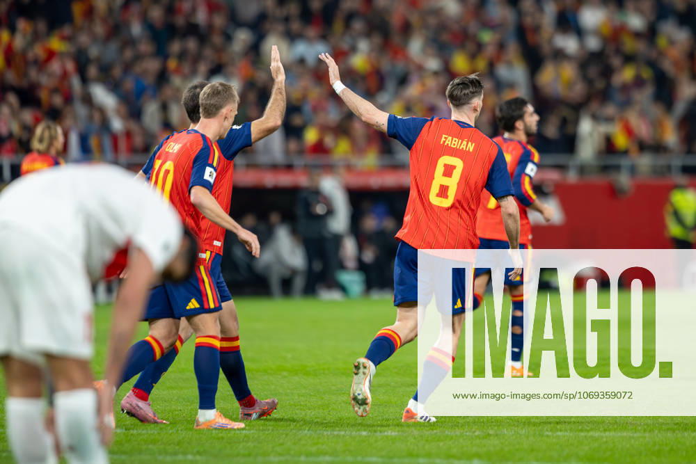 Spain v Turkiye - FIFA World Cup, WM, Weltmeisterschaft, Fussball 2026 Qualifier SEVILLE, SPAIN - NOVEMBER 18: Mikel Oyarzabal of Spain and Real Sociedad celebrates his team s second goal during to the FIFA World Cup 2026 qualifier match between Spain and Turkiye at Estadio de La Cartuja on November 18, 2025 in Seville, Spain. (Photos by Gabriel Colchero Photo Players Images Magara Press) Sevilla Estadio de la Cartuja Sevilla Spain
