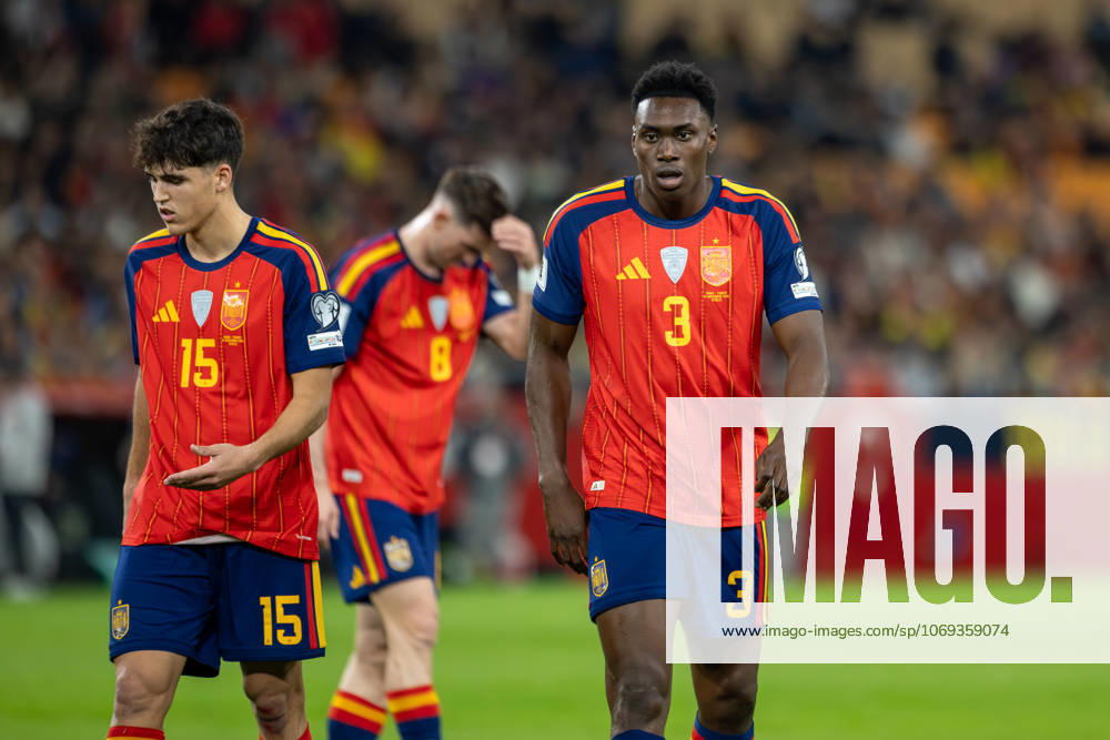Spain v Turkiye - FIFA World Cup, WM, Weltmeisterschaft, Fussball 2026 Qualifier SEVILLE, SPAIN - NOVEMBER 18: Samu Aghehowa of Spain and FC Oporto looks on during to the FIFA World Cup 2026 qualifier match between Spain and Turkiye at Estadio de La Cartuja on November 18, 2025 in Seville, Spain. (Photos by Gabriel Colchero Photo Players Images Magara Press) Sevilla Estadio de la Cartuja Sevilla Spain