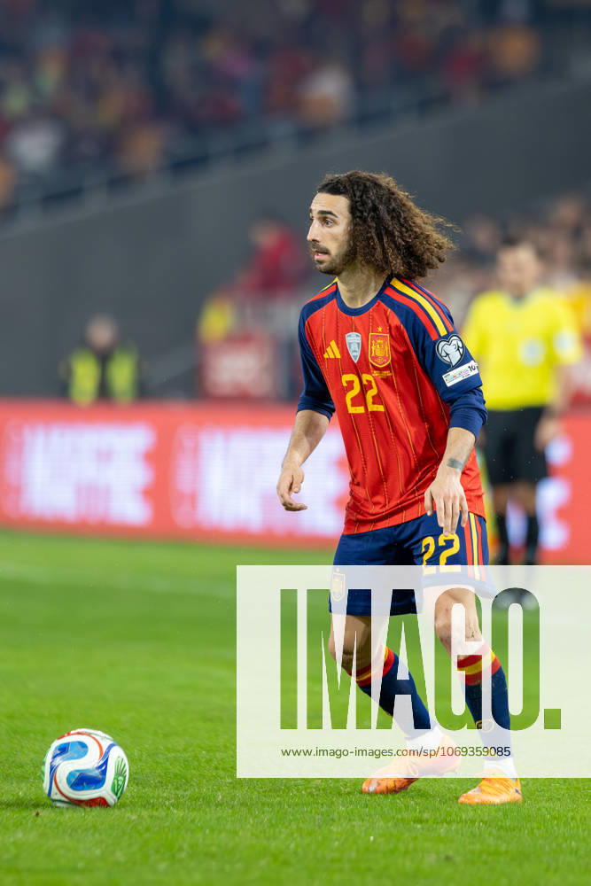 Spain v Turkiye - FIFA World Cup, WM, Weltmeisterschaft, Fussball 2026 Qualifier SEVILLE, SPAIN - NOVEMBER 18: Marc Cucurella Saseta of Spain and Chelsea runs with the ball during to the FIFA World Cup 2026 qualifier match between Spain and Turkiye at Estadio de La Cartuja on November 18, 2025 in Seville, Spain. (Photos by Gabriel Colchero Photo Players Images Magara Press) Sevilla Estadio de la Cartuja Sevilla Spain