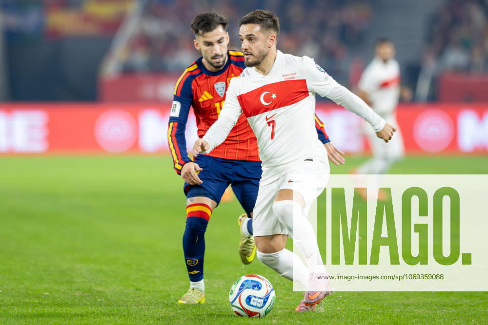 Spain v Turkiye - FIFA World Cup, WM, Weltmeisterschaft, Fussball 2026 Qualifier SEVILLE, SPAIN - NOVEMBER 18: Yusuf Sari of Turkye in action during to the FIFA World Cup 2026 qualifier match between Spain and Turkiye at Estadio de La Cartuja on November 18, 2025 in Seville, Spain. (Photos by Gabriel Colchero Photo Players Images Magara Press) Sevilla Estadio de la Cartuja Sevilla Spain