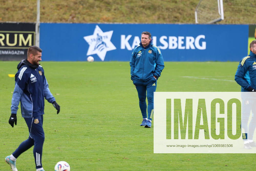 Fussball 3.Liga, 1. FC Saarbrücken - Training v.l. Kai Brünker Bruenker (1.FC Saarbruecken) Alois Schwartz Trainer (1.FC Saarbruecken) Saarbrücken