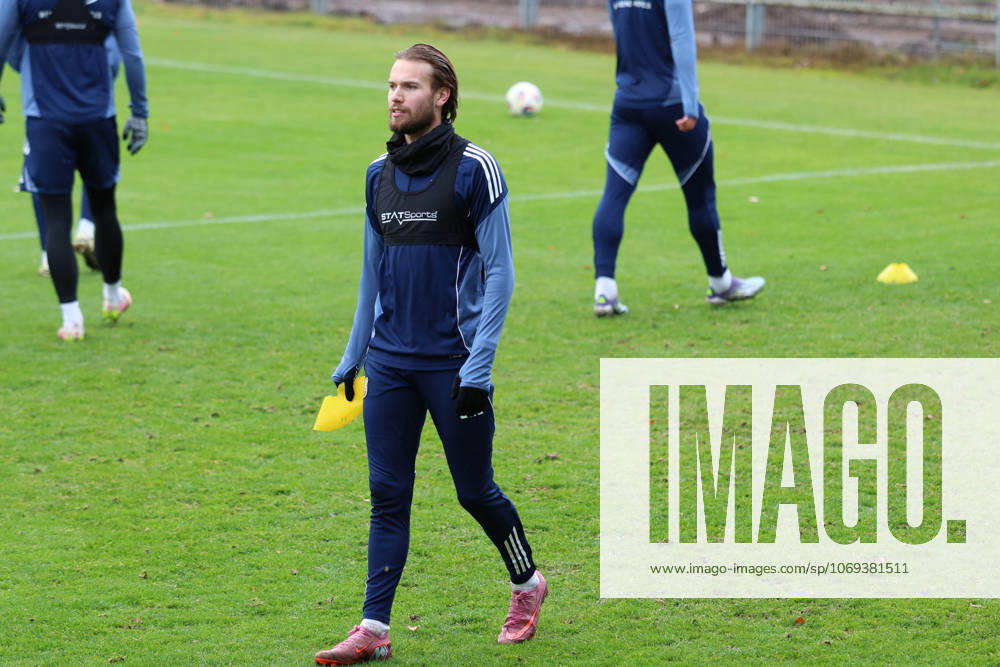 Fussball 3.Liga, 1. FC Saarbrücken - Training v.l. Niko Bretschneider (1.FC Saarbruecken) Saarbrücken