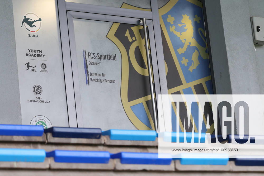 Fussball 3.Liga, 1. FC Saarbrücken - Training v.l. Symbolfoto, Symbolbild, Symbol Stadion, symbolic photo, symbolic image, symbolic stadium Saarbrücken