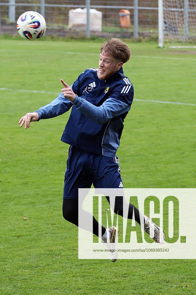 Fussball 3.Liga, 1. FC Saarbrücken - Training v.l. Joel Bichsel (1.FC Saarbruecken) Saarbrücken