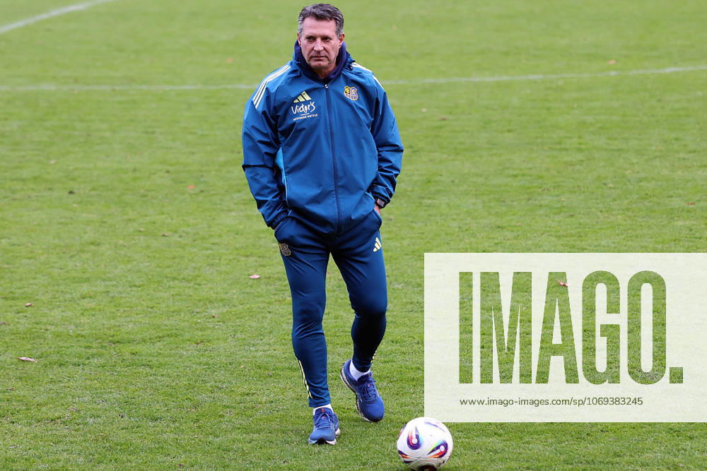 Fussball 3.Liga, 1. FC Saarbrücken - Training v.l. Alois Schwartz Trainer (1.FC Saarbruecken) Saarbrücken