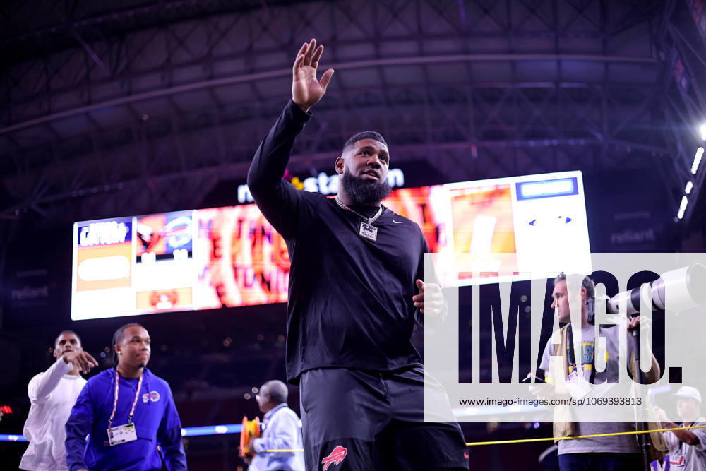 Houston, Texas, U.S: Buffalo Bills defensive tackle Ed Oliver (91) acknowledges the fans prior to the NFL, American Football Herren, USA game between the Houston Texans and the Buffalo Bills at NRG Stadium in Houston, TX on November 20, 2025. Houston U.S - ZUMAw137 20251120_aap_w137_016