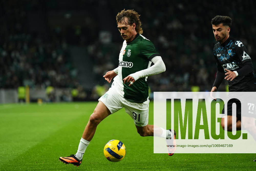 Taca de Portugal - Sporting CP v AC Marinhense (Foto: Joao Alvarinhas Avant Sports) Ricardo Mangas do Sporting CP durante a partida entre o Sporting CP e o AC Marinhense, a contar para a Taca de Portugal no Estadio Jose Alvalade - Novembro 22, 2025 - Lisboa, Portugal. (Foto: Joao Alvarinhas Avant Sports) Lisboa Estadio Jose Alvalade Portugal