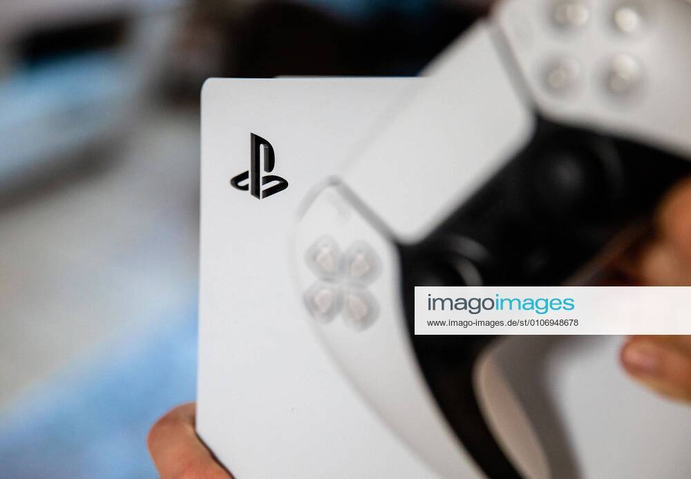 Dordrecht - Nederlandse gamers kunnen vanaf vandaag de langverwachte PlayStation 5 gameconsole van Sony aanschaffen, heeft het Japanse elektronicaconcern bekendgemaakt. In Japan, Zuid-Korea, de Verenigde Staten, Canada, Mexico, Australië en Nieuw-Zeeland kunnen liefhebbers er al een week eerder een kopen. Foto: ANP HH Jeffrey Groeneweg
