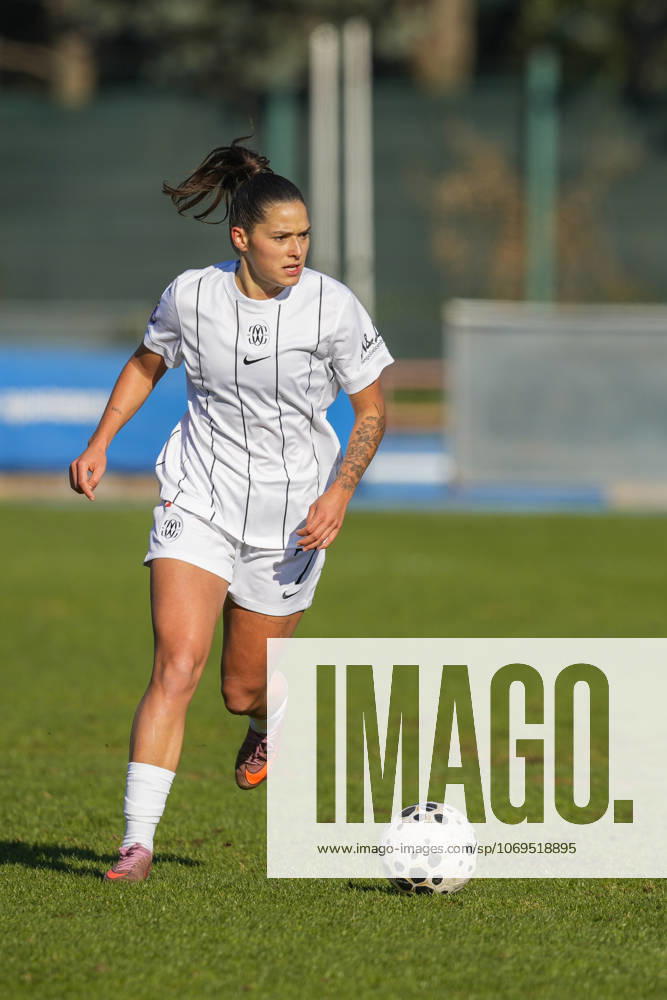 Nadine Nischler of FC Como Women during the Serie A Women match between FC Como and AS Roma on November 23, 2025 in Como, Italy. Como Italy