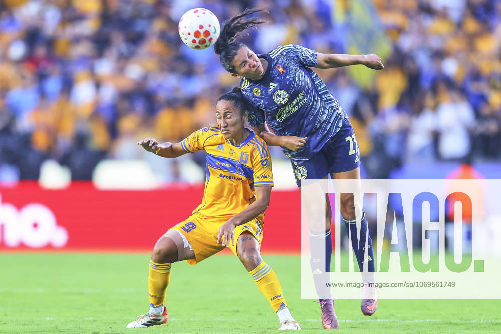 TIGRES VS AMERICA - LIGA MX FEMENIL - 23 DE NOVIEMBRE 2025 SAN NICOLAS DE LOS GARZA, NUEVO LEON, MEXICO. NOVEMBER 23TH: Sandra Mayor 9 of Tigres competes for the ball with Annia Mejia 23 of America during the Final match between Tigres and America of the A2025 tournament in the Liga MX Femenil, held at the Universitario stadium, in San Nicolas de los Garza, Nuevo Leon, México. (PHOTO BY RICARDO RODRIGUEZ STRAFFONIMAGES IMAGO MANDATORY CREDIT EDITORIAL USE