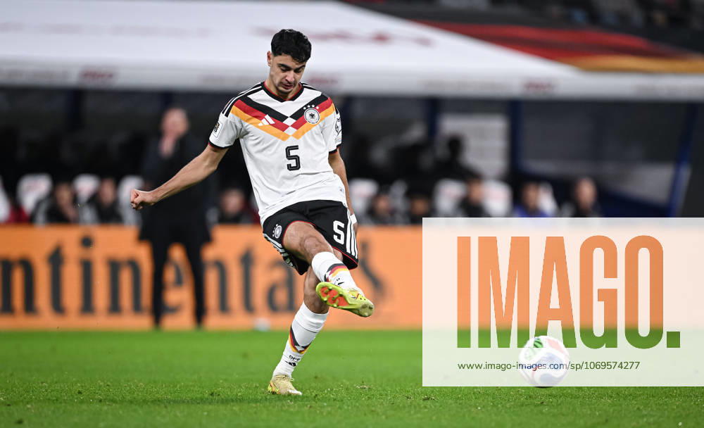 Qualifikation WM 2026 in Leipzig Gruppe A 6. Spieltag Deutschland - Slowakei 17.11.2025 Aleksandar Pavlovic (Deutschland)