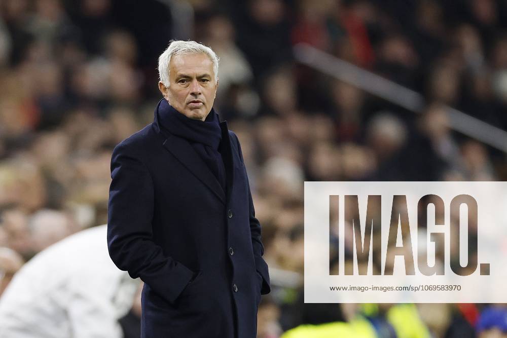AMSTERDAM - SL Benfica coach Jose Mourinho during the Champions League match between AFC Ajax and SL Benfica at the Johan Cruijff ArenA on November 25, 2025, in Amsterdam, Netherlands. ANP HOLLANDSE HOOGTE MAURICE VAN STEEN UEFA Champions League Matchday 5 2025-2026 ANPxSportx xMauricexvanxSteenxIVx 543065889 originalFilename: 543065889